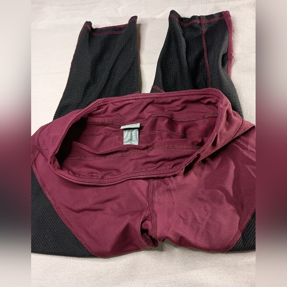 2/$30 CHAMPION Burgundy Merlo and Black Leggings-(#132) - Picture 1 of 5